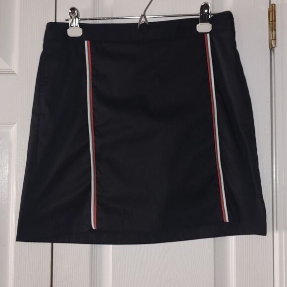 Greg Norman Golf black skort skirt gray red white trim Sz 8 - Picture 1 of 4